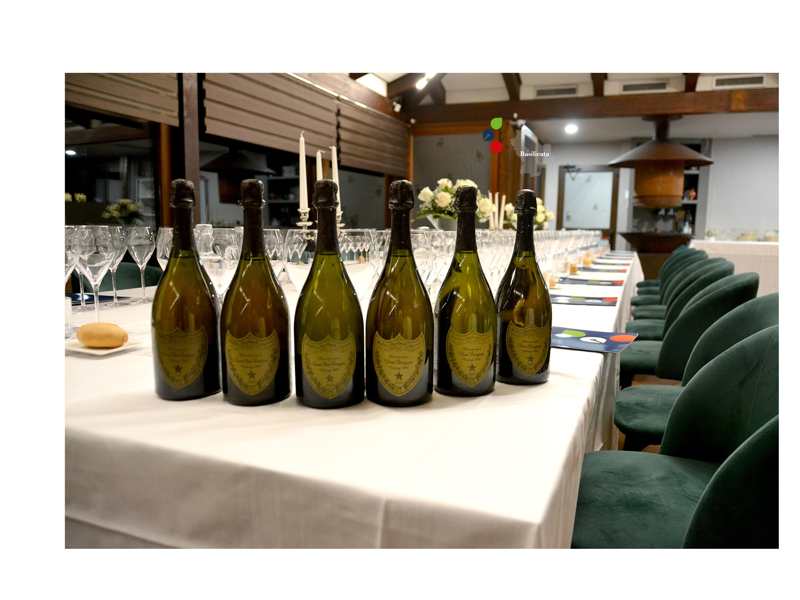 Bottiglie di Dom Pérignon in degustazione